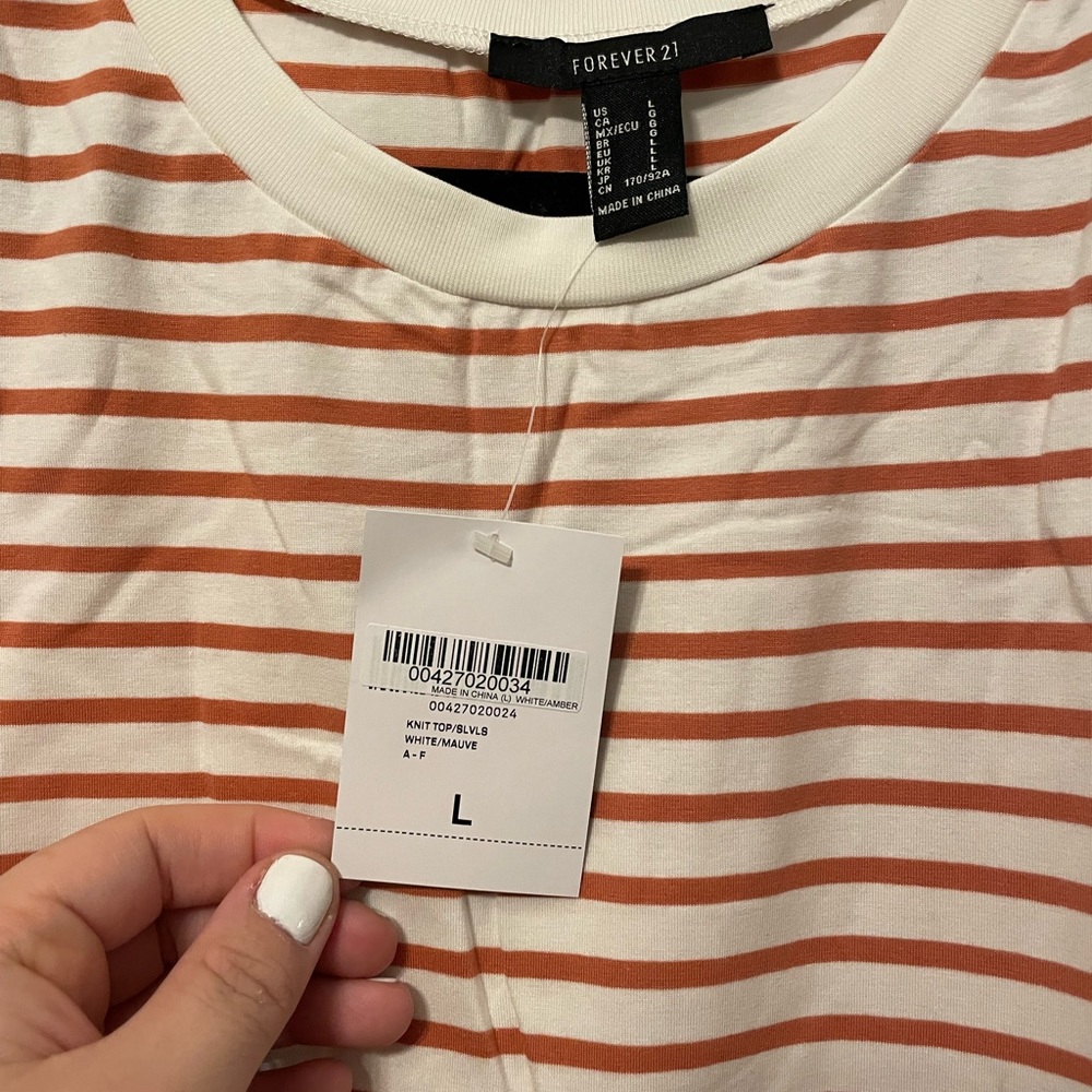 NWT - Padded Striped Tee - White/faded red - Size Large - Picture 2 of 5